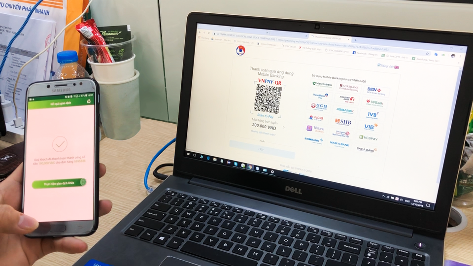 
 Khách hàng sử dụng ứng dụng Mobile Banking quét mã VNPAY-QR để thanh toán thành công. 
