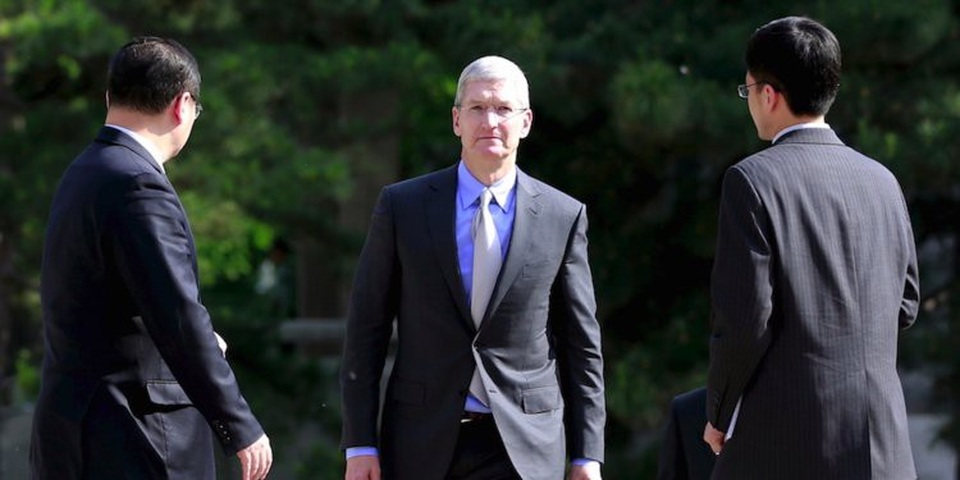 
CEO Tim Cook và Apple đang đối mặt với lệnh cấm bán một loạt iPhone tại Trung Quốc.
