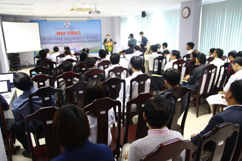 BS Nhật Bản tập huấn kỹ thuật cao về nội soi mật, tụy ngược dòng - 1 Hội thảo Nội soi mật, tụy ngược dòng do các BS Nhật Bản tập huấn