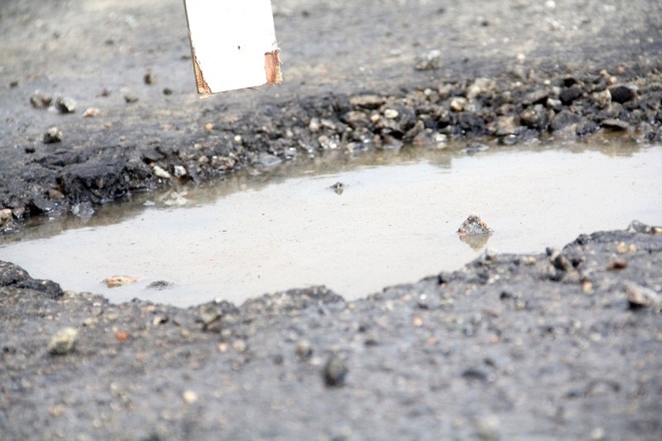 Đường nghìn tỉ xuất hiện nhiều gổ gà sau trận mưa lịch sử - 3 Đường nghìn tỉ xuất hiện nhiều gổ gà sau trận mưa lịch sử - 3