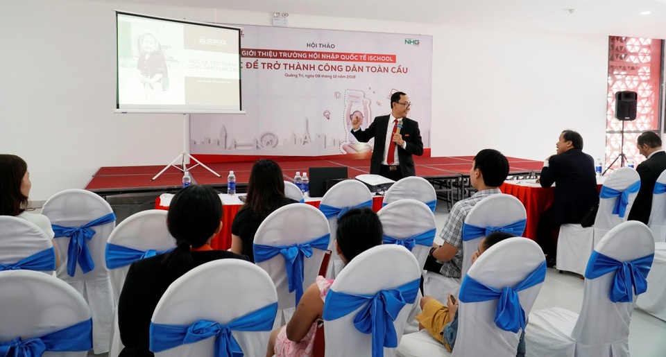 
Hội thảo “Học để trở thành công dân toàn cầu” diễn ra sau buổi lễ thu hút sự quan tâm của Quý Phụ huynh.
