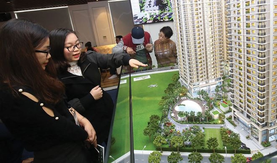 Tín dụng chảy vào bất động sản là “con số không hề nhỏ”: Siết là đúng? - 1 Dòng vốn tín dụng đổ vào bất động sản vẫn ở đà tăng ở 8 - 10%/năm.
