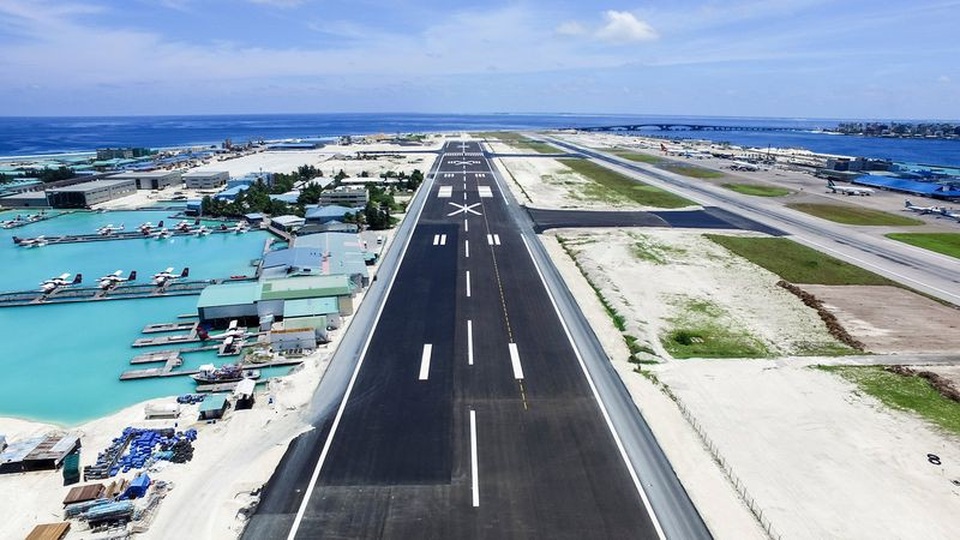 “Rút chân” khỏi Vành đai và Con đường: Bài toán khó của các nước châu Á - 2
Dự án đường băng mới do tập đoàn Trung Quốc xây dựng tại sân bay quốc tế Velana ở Maldives (Ảnh: AP)