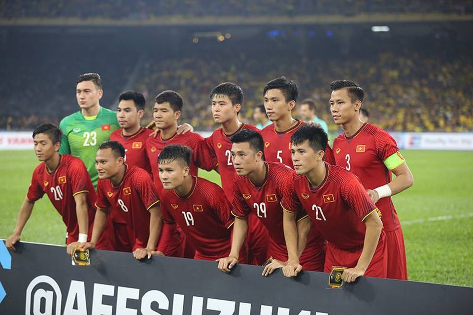 Malaysia 2-2 Việt Nam: Đáng tiếc chỉ có thể hòa - 15
Đội hình ra sân của đội tuyển Việt Nam ở trận chung kết lượt đi AFF Cup 2018