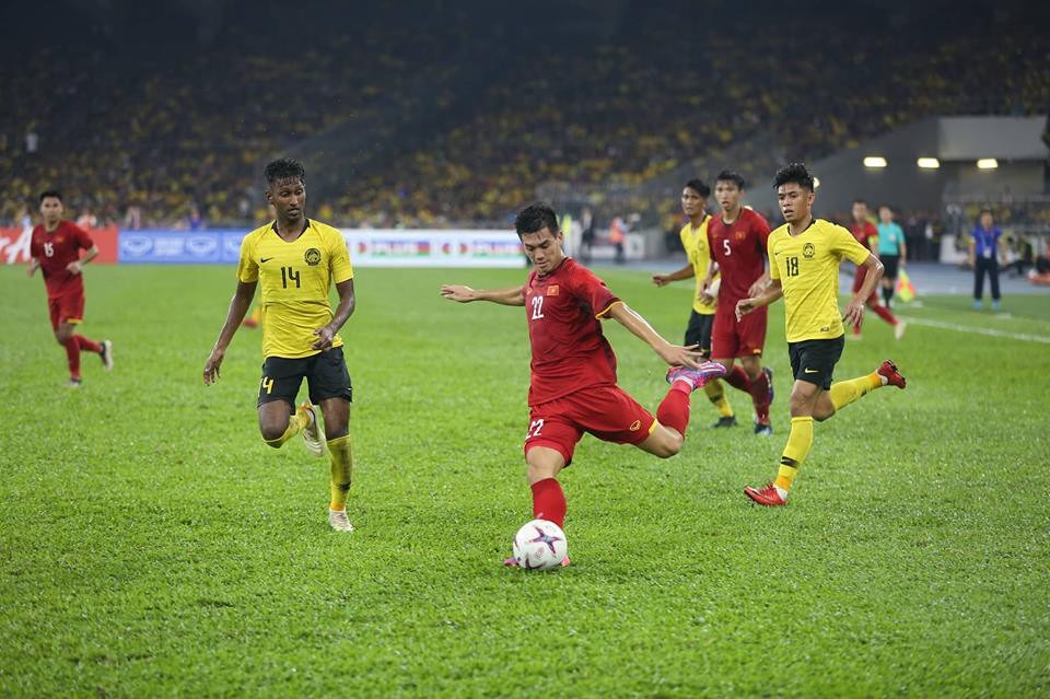 Malaysia 2-2 Việt Nam: Đáng tiếc chỉ có thể hòa - 2
Pha dứt điểm của Tiến Linh
