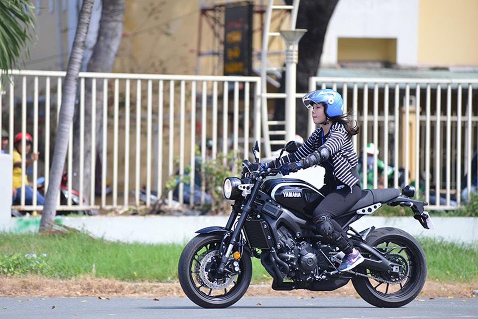 Yamaha công bố giá bán MT-09 và XSR900 tại Việt Nam - Ảnh 3. Yamaha công bố giá bán MT-09 và XSR900 tại Việt Nam - Ảnh 3.