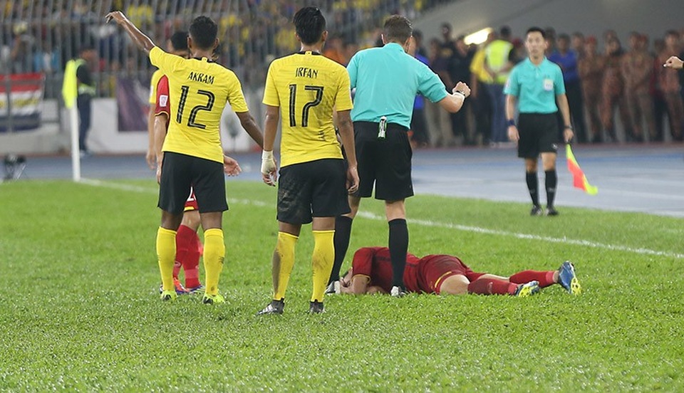 Chiếu chậm những pha va chạm nảy lửa tại Bukit Jalil - 7 Chiếu chậm những pha va chạm nảy lửa tại Bukit Jalil - 7