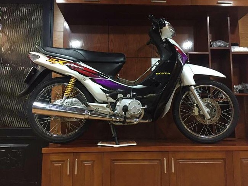 
Một chiếc xe Wave khác của Honda
