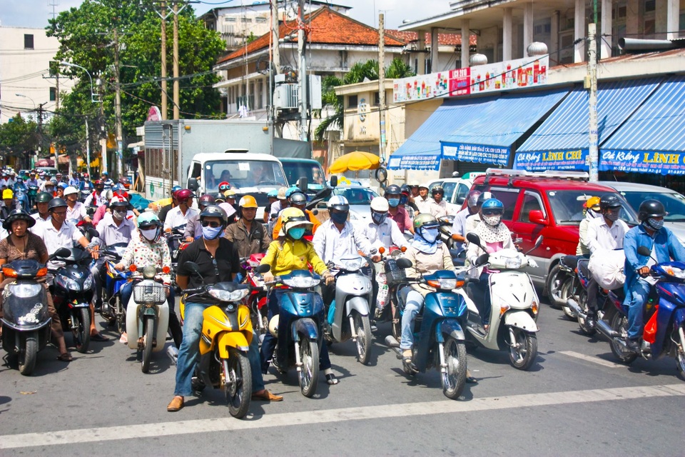 Ô nhiễm không khí gây hại sức khỏe và da như thế nào? - 1
Chất lượng không khí không đảm bảo có thể gây bệnh về đường hô hấp, tim, ung thư. Bên cạnh đó cũng gây các bệnh về da liễu như mụn, dị ứng, viêm da…