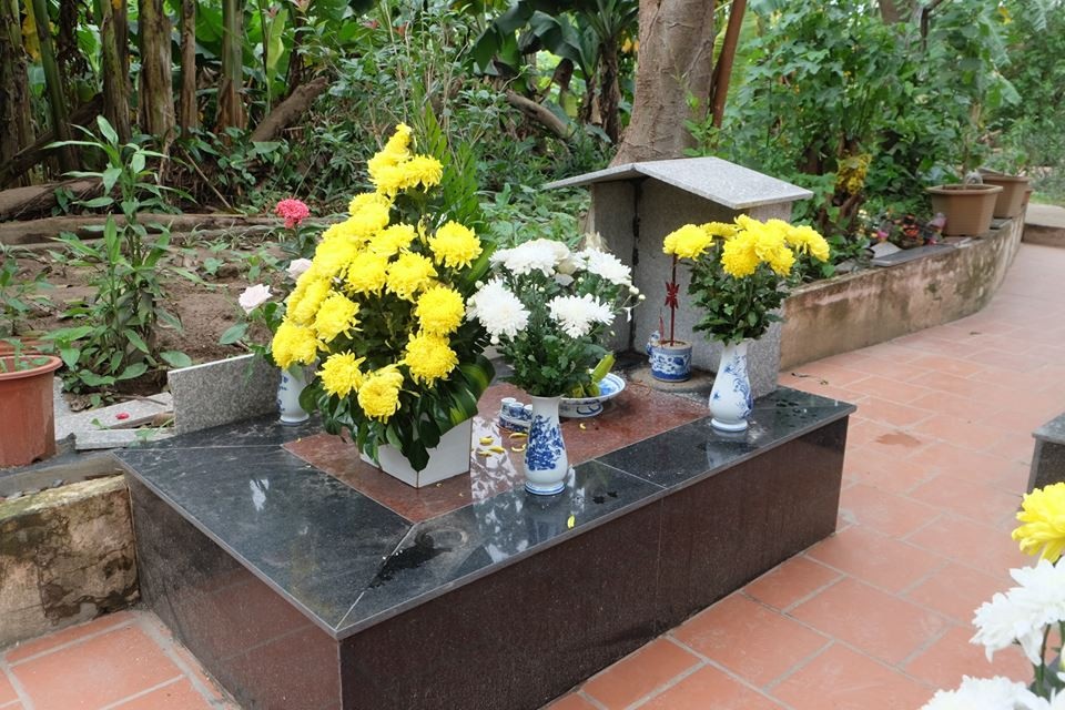 Chuyện đau lòng về nghĩa địa vô danh và miếu "Hai cô" ở bãi giữa sông Hồng - 6 Các ngôi mộ đều không xác định được danh tính, không người thân thích đến nhận