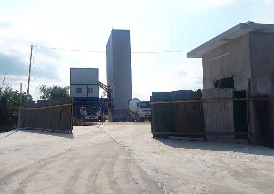 Trạm trộn bê tông không phép “mọc” gần Ban quản lý Khu kinh tế Nghi Sơn - 3 Công trình vi phạm vẫn tồn tại.