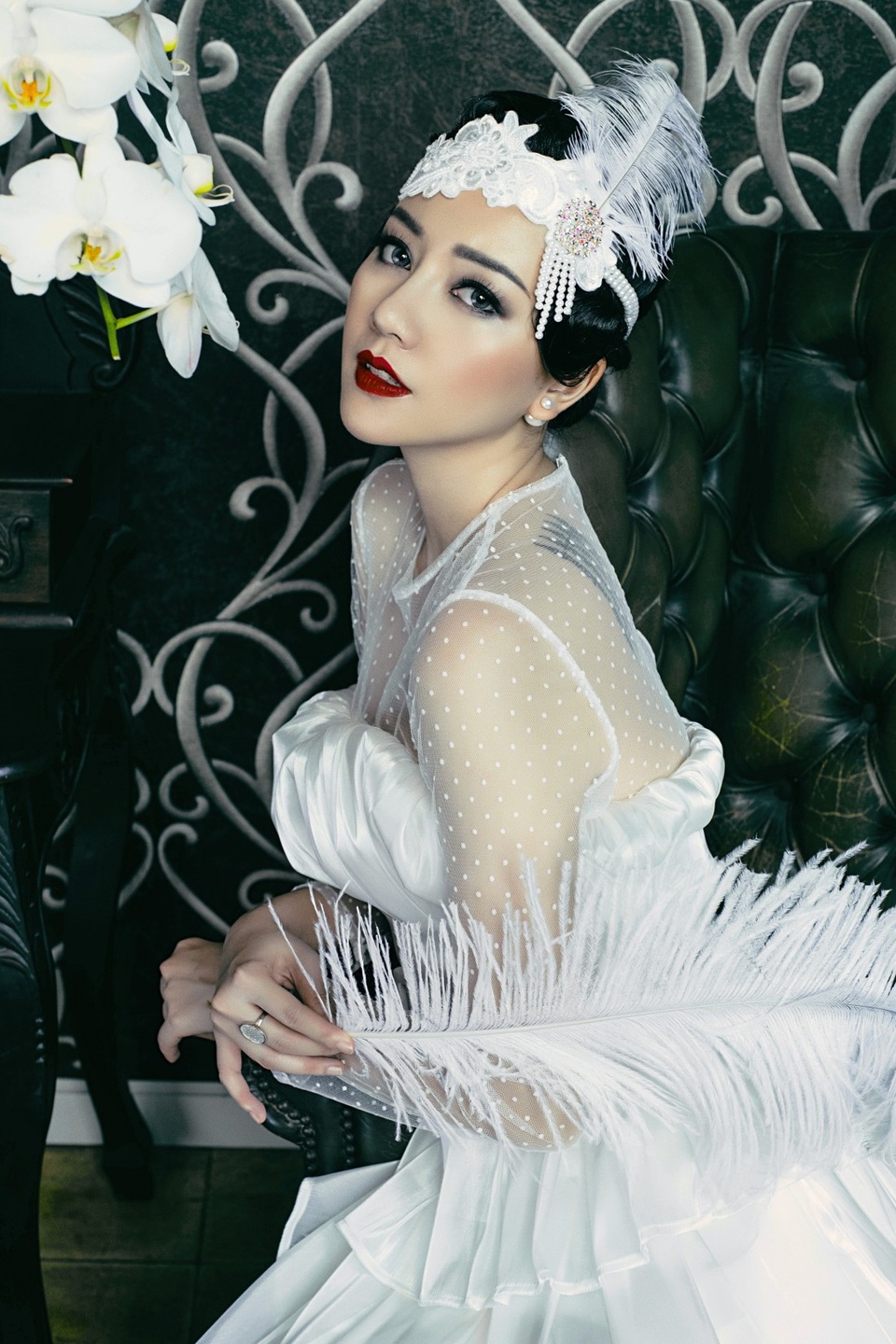 Người đẹp chia sẻ: “Tôi không hiểu từ đâu mà nguồn năng lượng bên trong tôi lại dồi dào đến vậy? Tôi luôn có áp lực phải đổi mới để bản thân không lặp lại những điều đã cũ”.