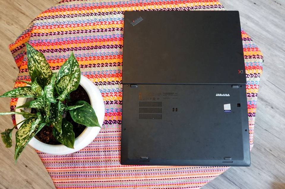 Đập hộp ThinkPad X1 Carbon Gen 6 giá 41,9 triệu đồng - 3 Đập hộp ThinkPad X1 Carbon Gen 6 giá 41,9 triệu đồng - 3