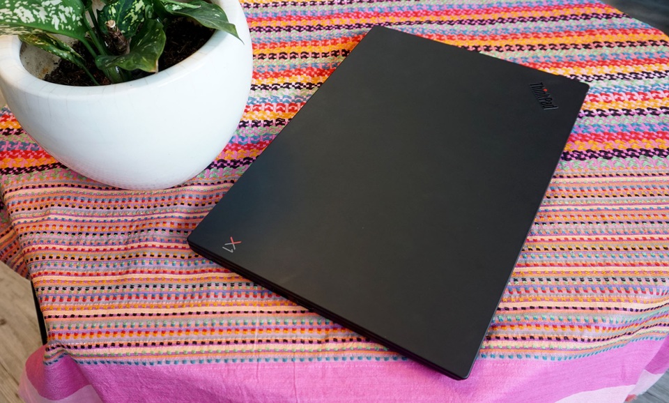 Đập hộp ThinkPad X1 Carbon Gen 6 giá 41,9 triệu đồng - 11 Đập hộp ThinkPad X1 Carbon Gen 6 giá 41,9 triệu đồng - 11