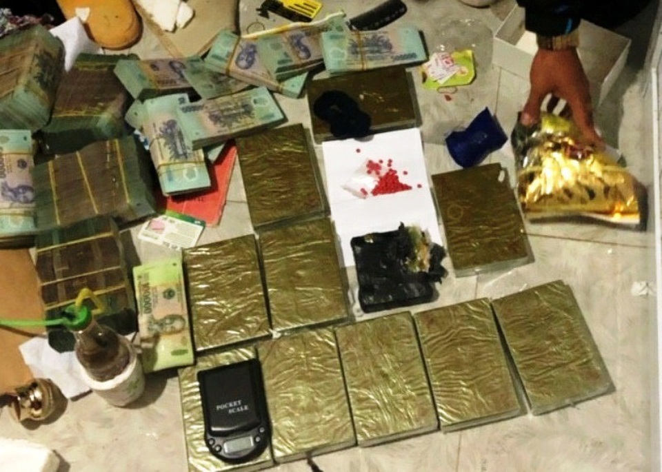 Triệt phá đường dây ma túy từ Nghệ An về Nam Định, thu 11 kg heroin và 2,7 tỷ đồng - 2 Tang vật cơ quan Công an thu giữ