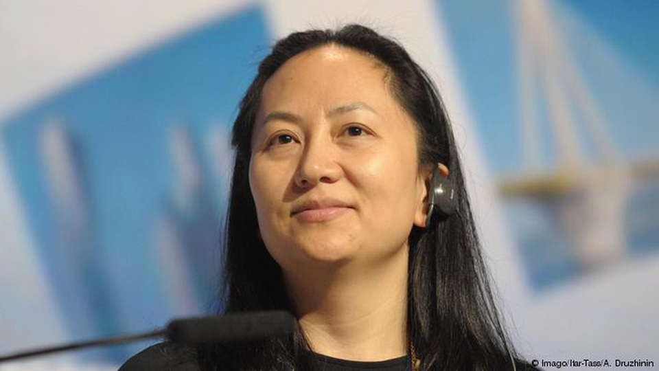 "Nữ tướng" Huawei có thể phải chi hơn 1 triệu USD/năm để giám sát mình - 1
Giám đốc tài chính Huawei Mạnh Vãn Chu (Ảnh: AFP)