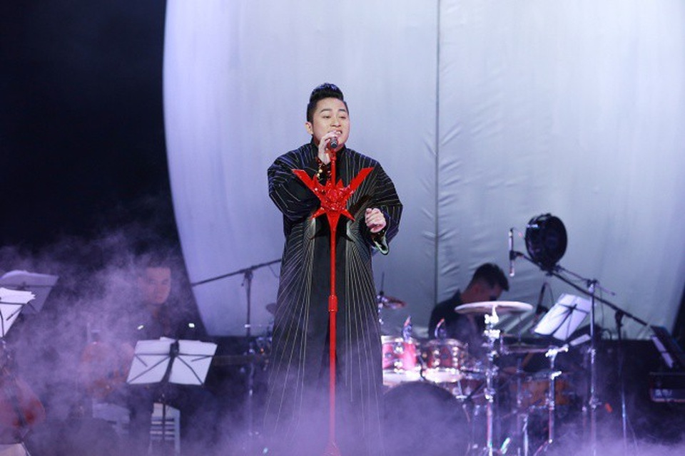 Tùng Dương: “Hồng Nhung dũng cảm khi nói ra sự thật về đời tư của mình” - 3 Tùng Dương: “Hồng Nhung dũng cảm khi nói ra sự thật về đời tư của mình” - 3