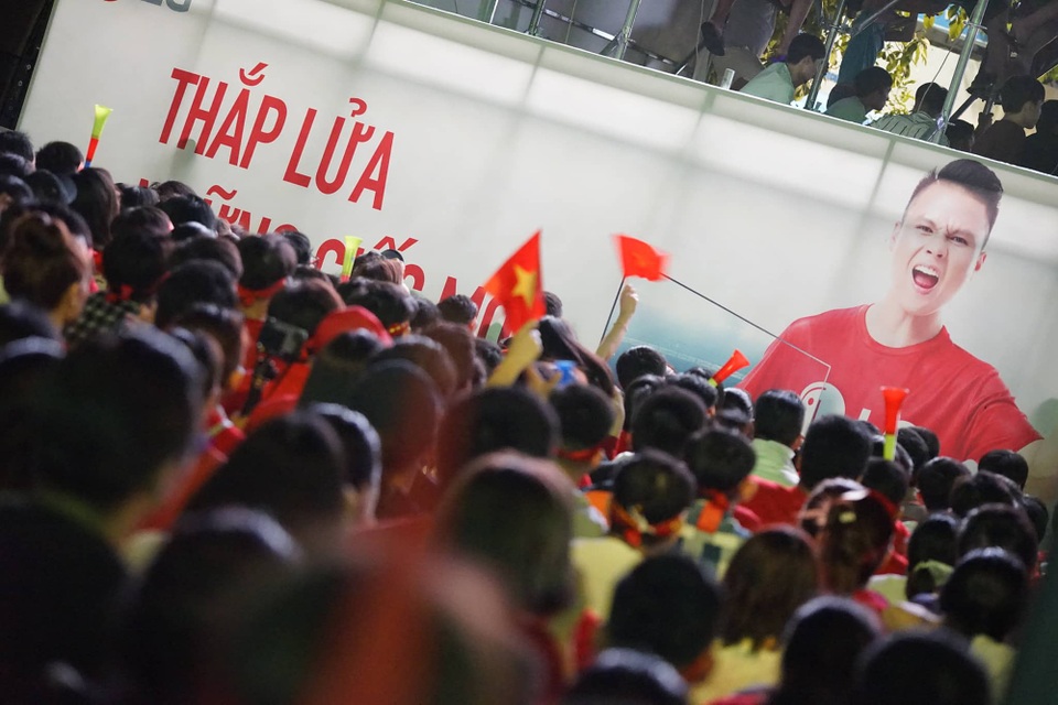 Việt Nam giữ vững tỷ số 1-0, cả nước "sôi sùng sục" cùng "chảo lửa" Mỹ Đình - 1
Niềm tin của người hâm mộ nước nhà.