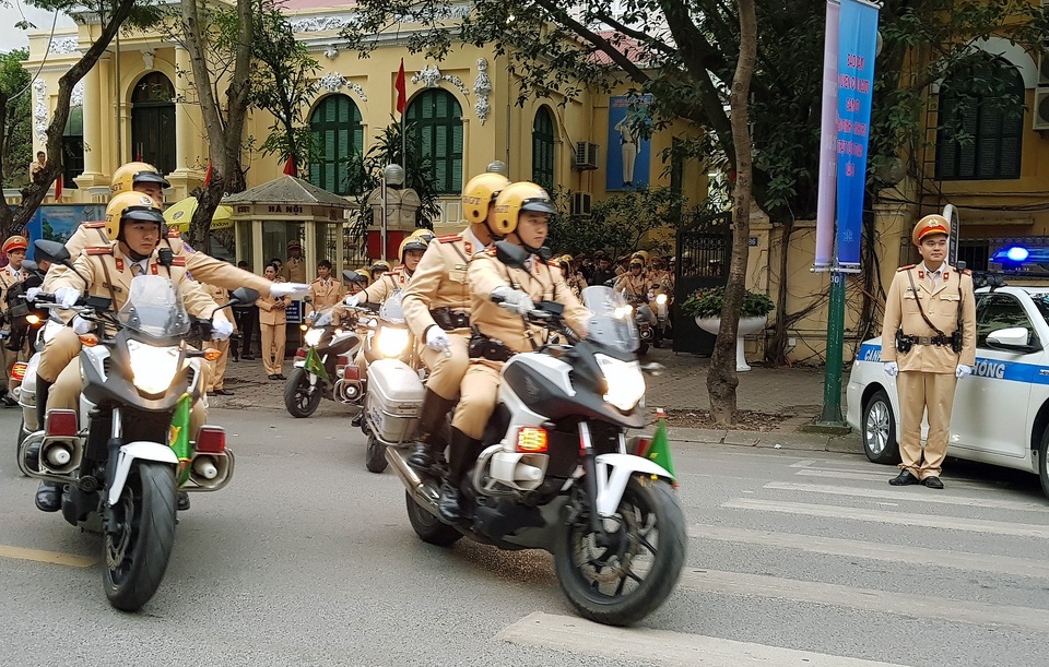 Hà Nội ra quân đợt cao điểm bảo đảm trật tự, an toàn giao thông dịp Tết - 2