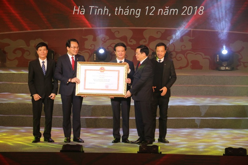 Long trọng tổ chức kỷ niệm 240 năm ngày sinh danh nhân Nguyễn Công Trứ - 3 Long trọng tổ chức kỷ niệm 240 năm ngày sinh danh nhân Nguyễn Công Trứ - 3
