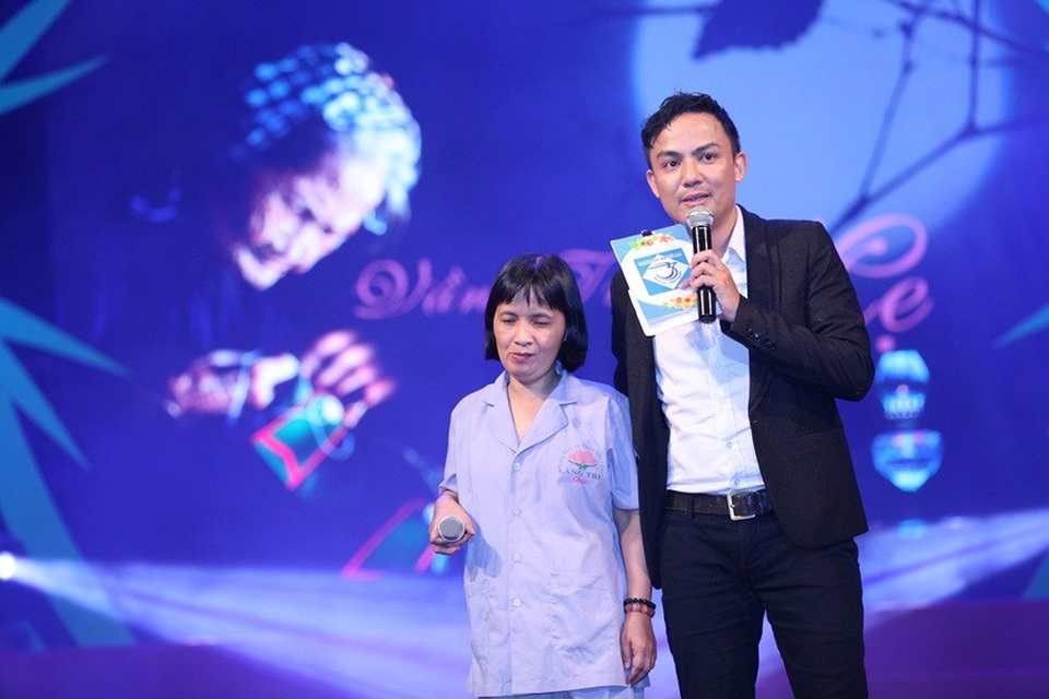 MC Duy Mạnh: "Tôn trọng bản thân để người khác tôn trọng mình" - 1 MC Duy Mạnh: "Tôn trọng bản thân để người khác tôn trọng mình" - 1