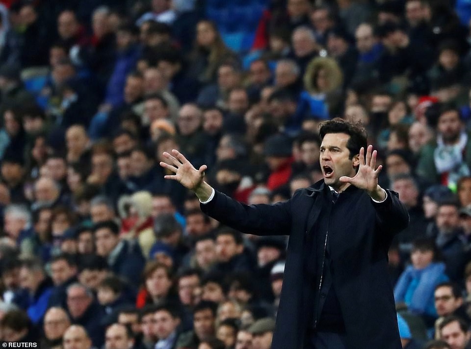 Đánh bại Vallecano, Real Madrid lọt vào top 3 La Liga - 5
HLV Solari đã đưa Real Madrid trở lại top 3 La Liga