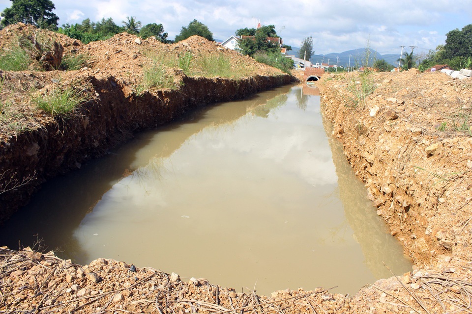 1 điểm hầm hố nguy hiểm trên tuyến đường này