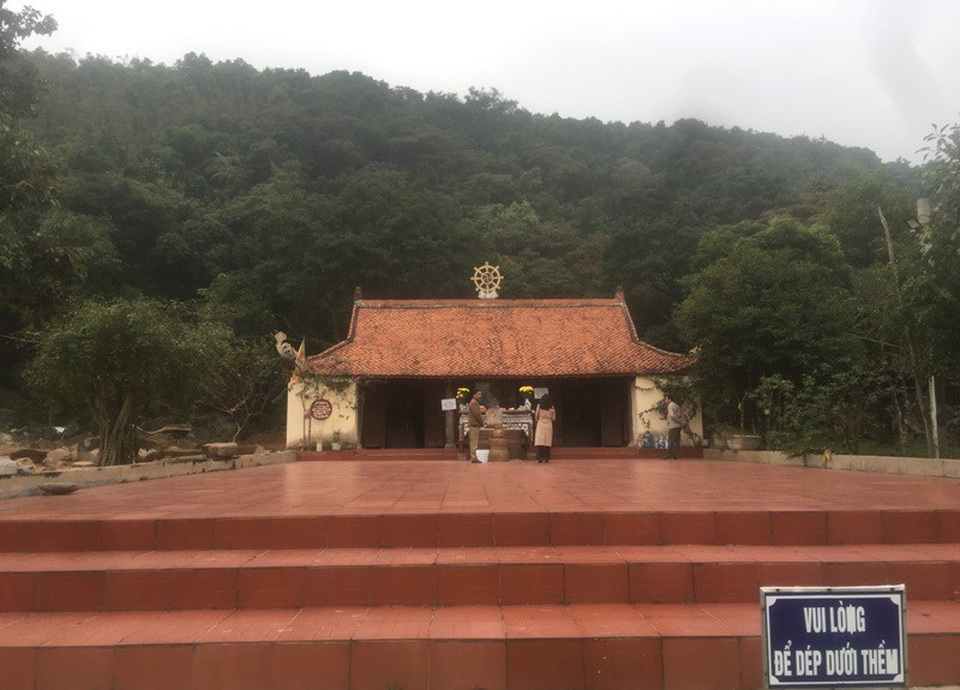 Đi tìm những bí ẩn về quần thể Am Các trên núi cao - 1 Công trình chùa được xây dựng mới trên nền móng cũ.