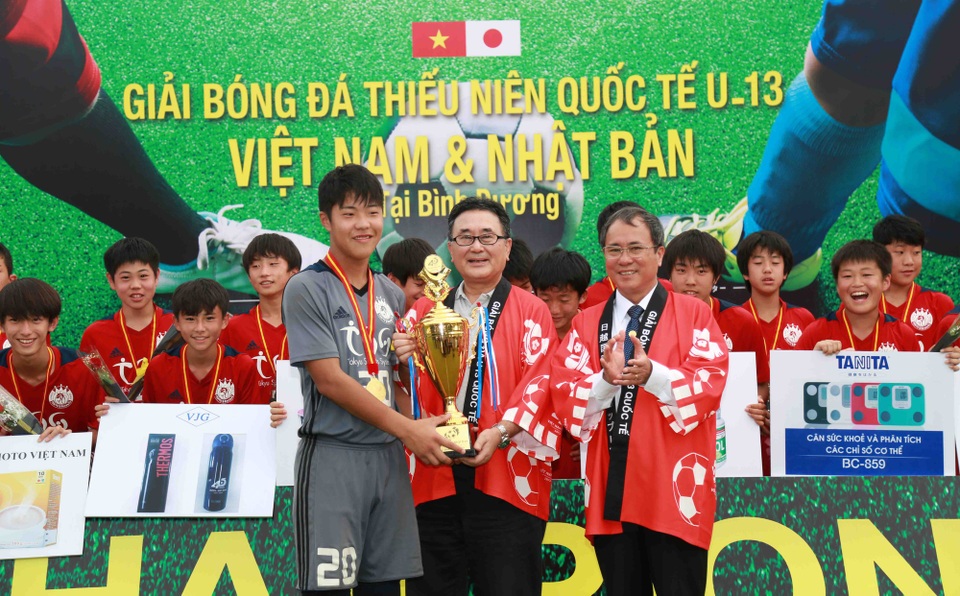 Giải bóng đá U13 quốc tế kết thúc chiều 16/12, tại Bình Dương
