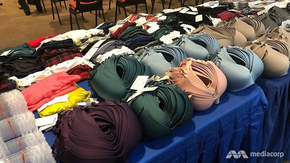 4 người Việt bị ngồi tù ở Singapore vì lấy cắp hơn 1400 món hàng - Ảnh 1. 4 người Việt bị ngồi tù ở Singapore vì lấy cắp hơn 1400 món hàng - Ảnh 1.