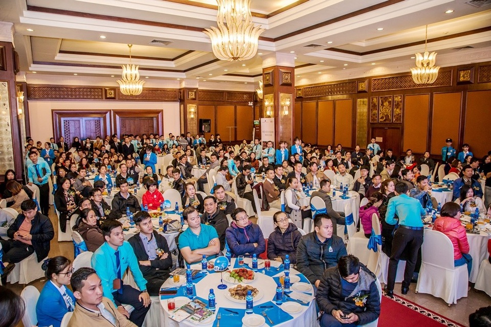 100% sản phẩm mới Eco Town được giao dịch thành công trong ngày mở bán - 4 Toàn bộ hội trường chật kín khách hàng