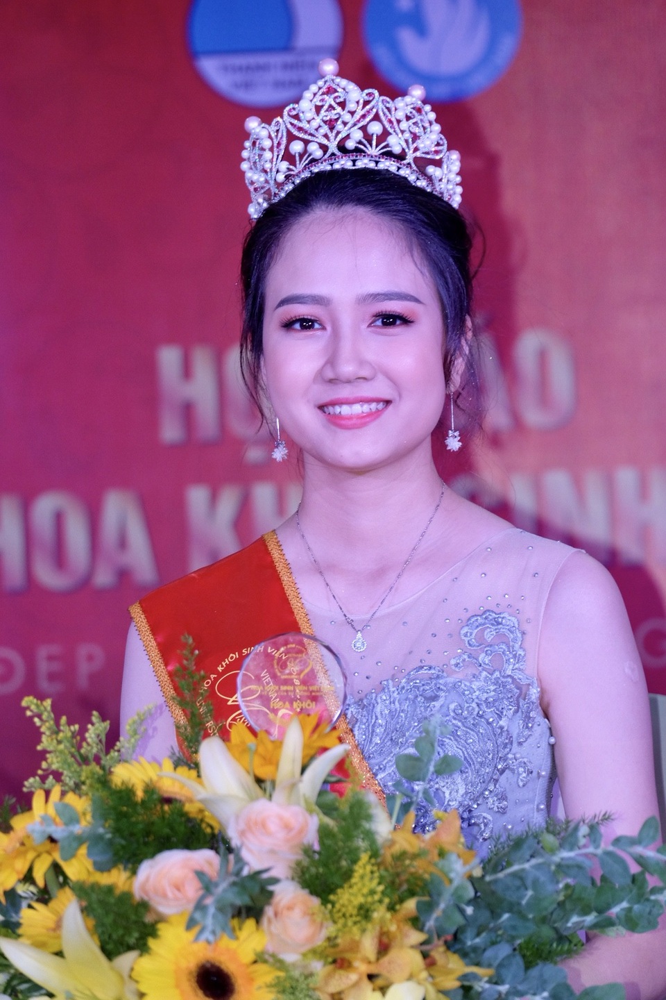 Cận cảnh nhan sắc tân Hoa khôi Sinh viên Việt Nam 2018 - 1 Tân Hoa khôi Sinh viên Việt Nam 2018 - Nguyễn Thị Phương Lan