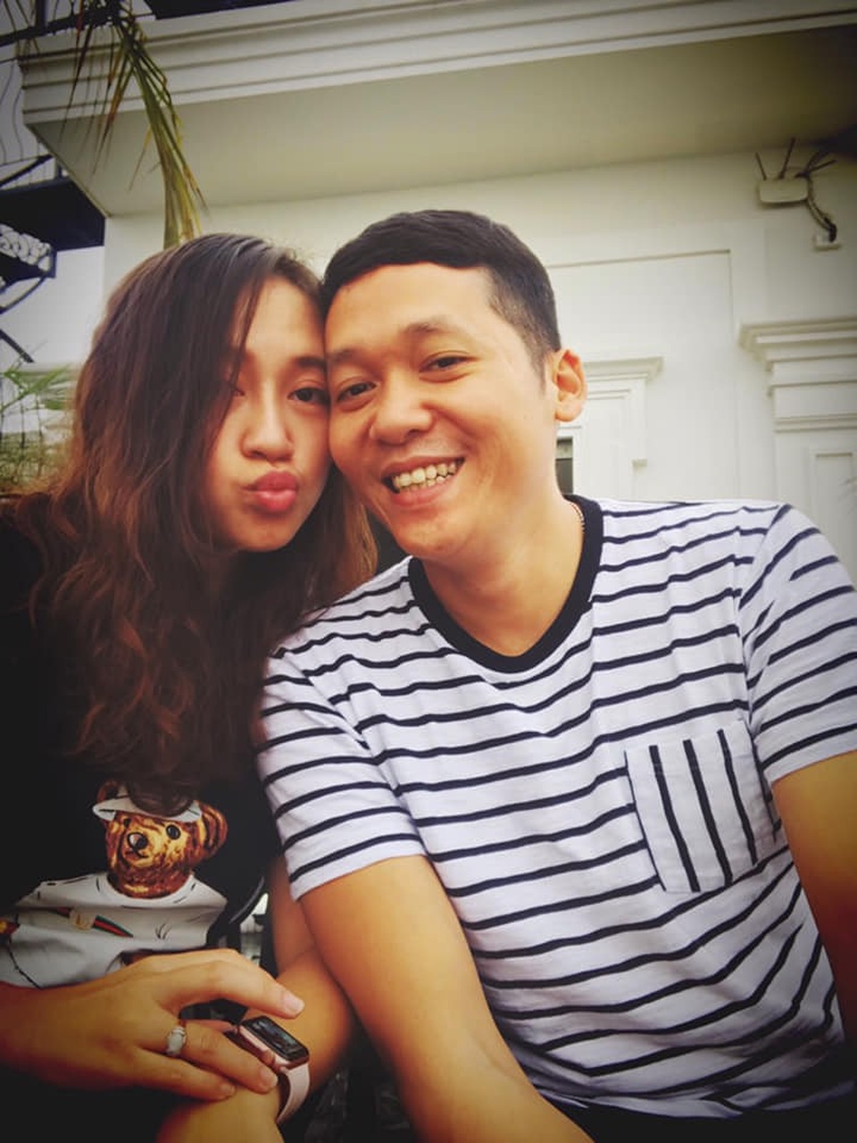 “Hoạ mi” Khánh Linh: “Quang Hải là “thành phần nguy hiểm” của Đội tuyển Việt Nam” - 6 Khánh Linh trẻ trung bên ông xã.