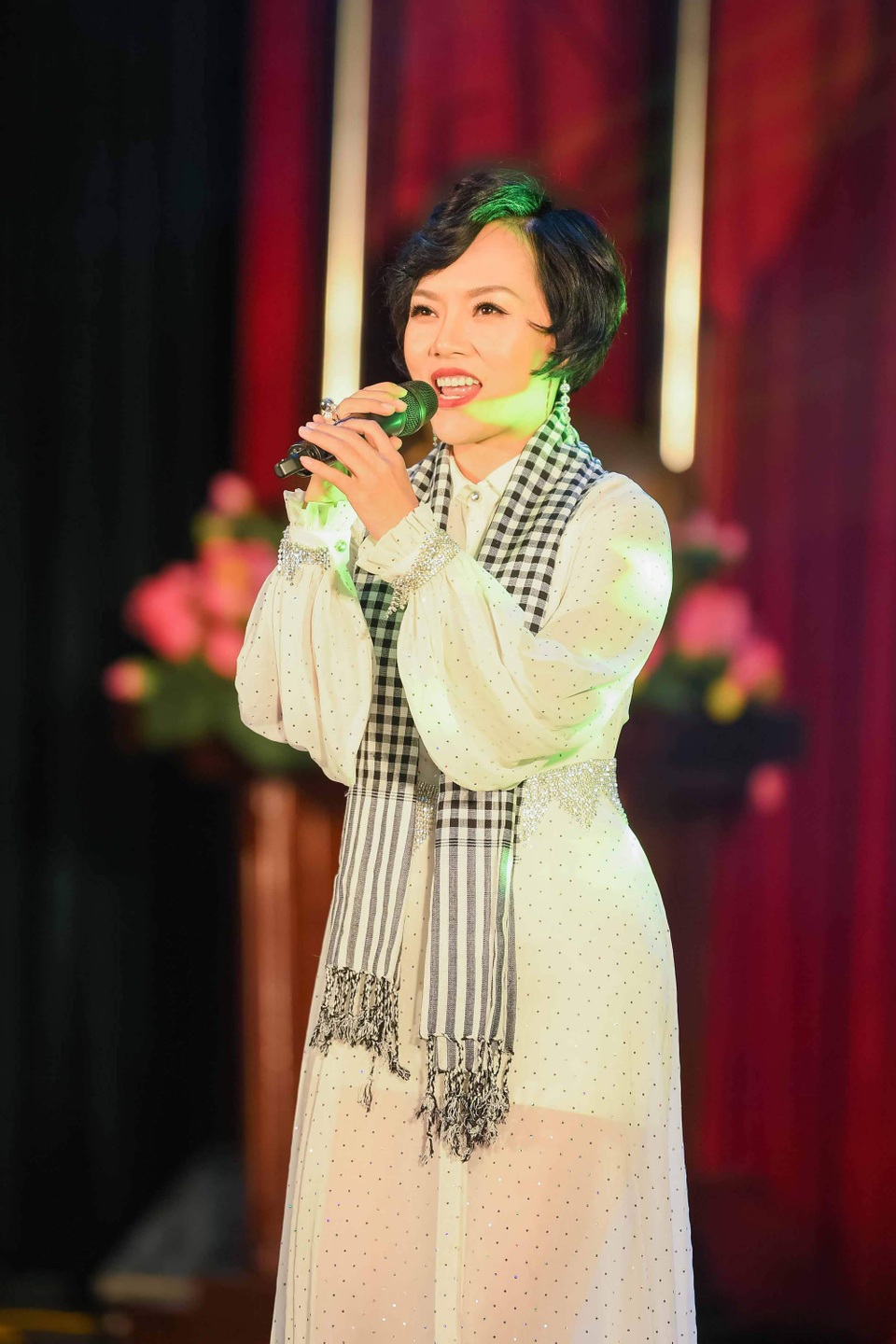 Á hậu Hoàng My khoe vai trần gợi cảm giữa thời tiết hơn 10 độ - 8 Thái Thuỳ Linh cũng chia sẻ về câu chuyện của bản thân.