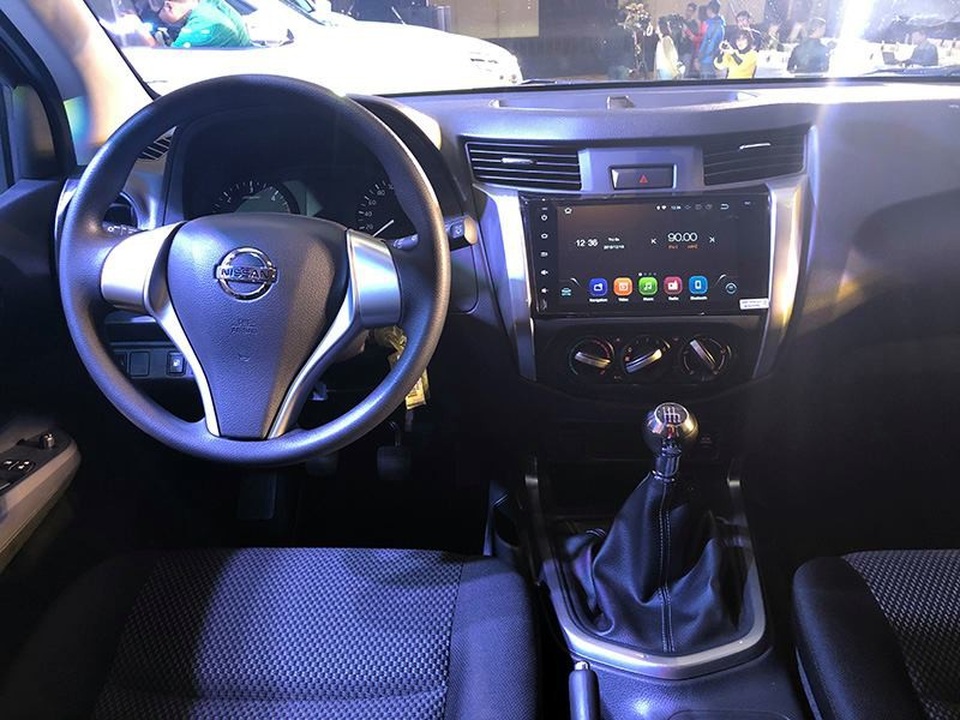 Nissan Terra chính thức ra mắt với giá bán từ 988 triệu đồng - 6 Nissan Terra chính thức ra mắt với giá bán từ 988 triệu đồng - 6