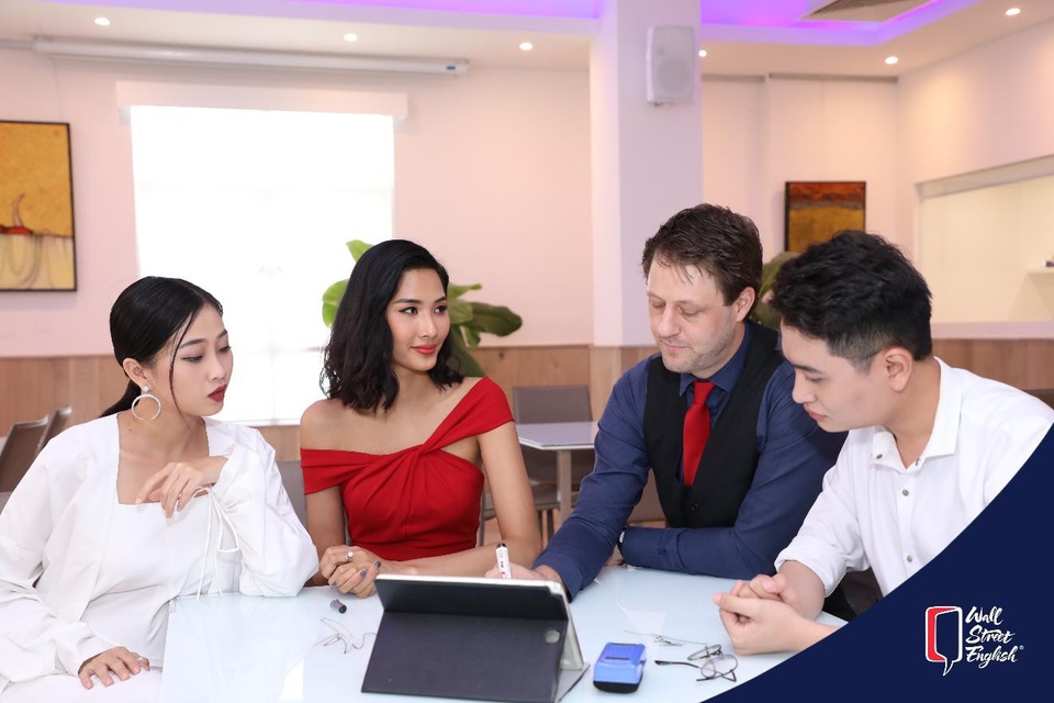 Có phải người giỏi tiếng Anh thường có xuất phát điểm từ những gia đình đầy đủ điều kiện? - 1 Có phải người giỏi tiếng Anh thường có xuất phát điểm từ những gia đình đầy đủ điều kiện? - 1