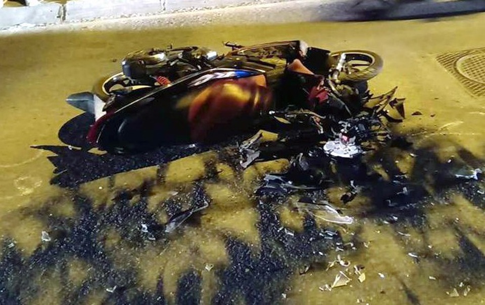 Hà Nội: Xế hộp hạng sang đâm liên hoàn khiến 6 người bị thương trên phố - 7 Hà Nội: Xế hộp hạng sang đâm liên hoàn khiến 6 người bị thương trên phố - 7