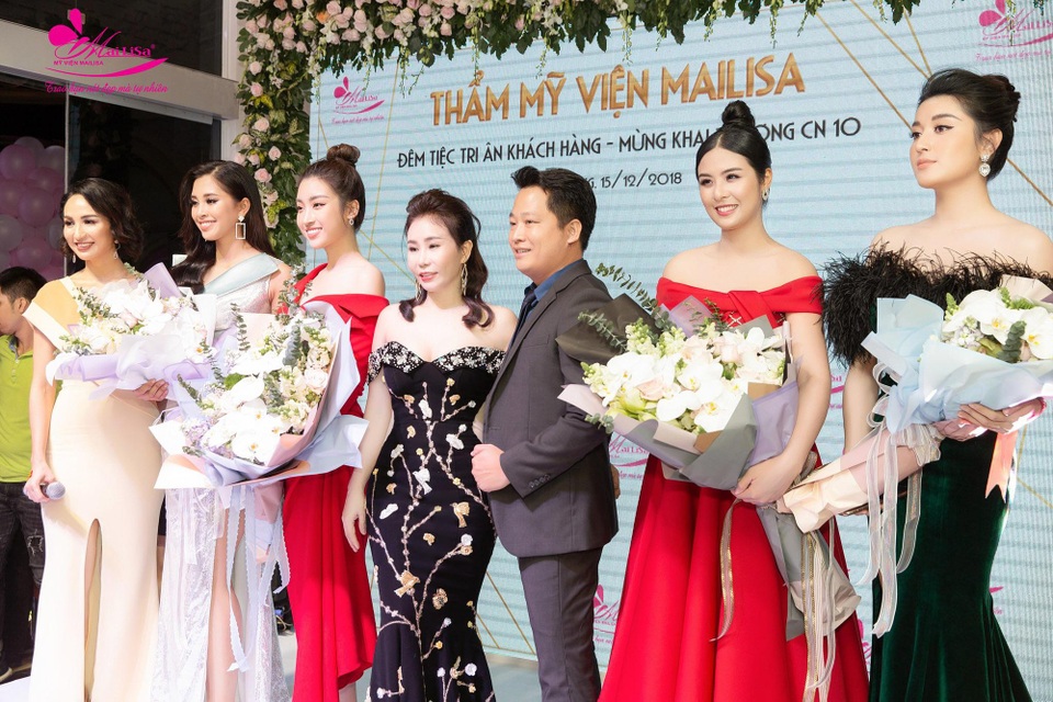 Nữ doanh nhân xinh đẹp “đọ dáng” cùng dàn Hoa hậu, Á hậu Việt Nam - 4 Nữ doanh nhân xinh đẹp “đọ dáng” cùng dàn Hoa hậu, Á hậu Việt Nam - 4