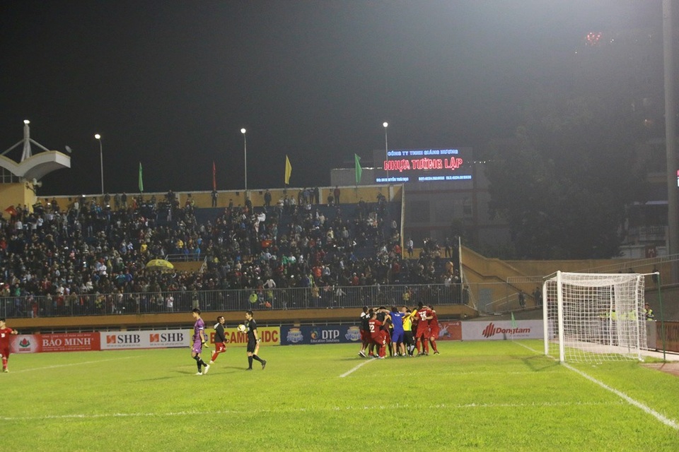 Các cầu thủ U21 Việt Nam ăn mừng chiến thắng sau loạt đá trên chấm 11m