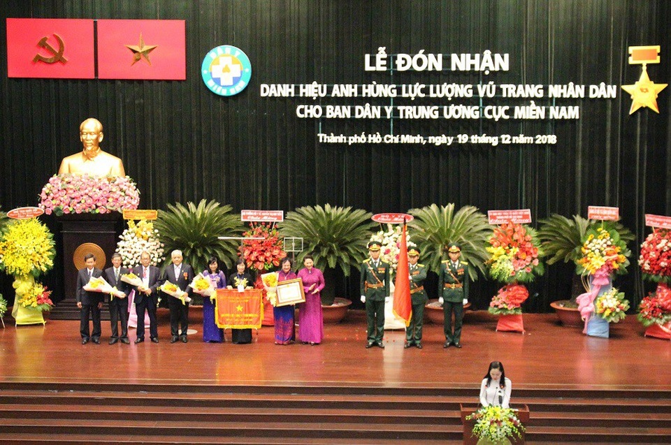 Trao tặng danh hiệu Anh hùng Lực lượng Vũ trang cho Ban Dân Y - 4 Ban Dân Y miền Nam đón nhận danh hiệu Anh hùng Lực lượng Vũ trang Nhân dân