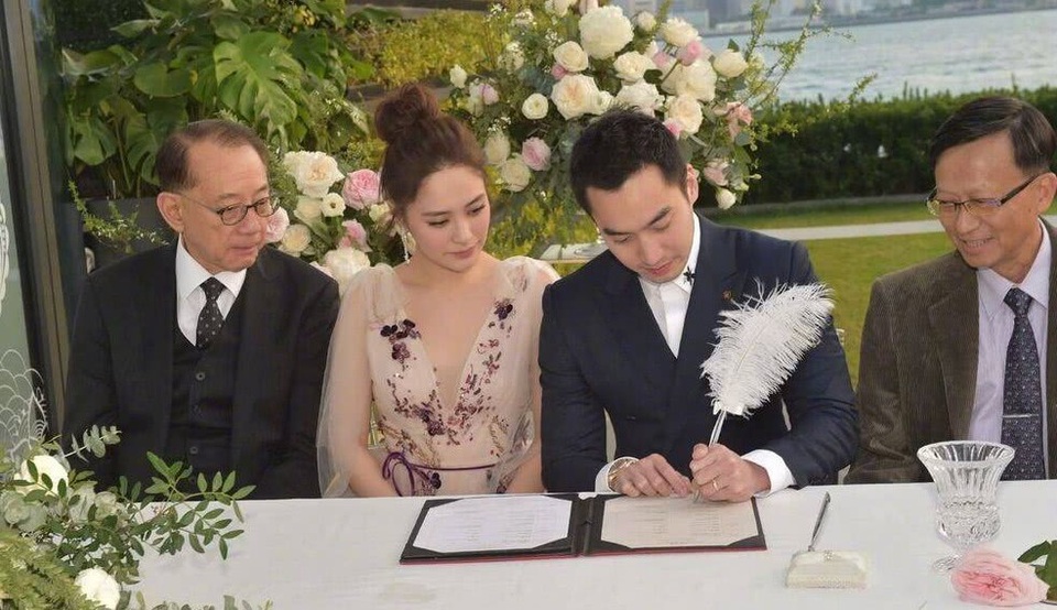 Chung Hân Đồng xinh như công chúa trong tiệc cưới ngoài trời - Ảnh 6. Chung Hân Đồng xinh như công chúa trong tiệc cưới ngoài trời - Ảnh 6.