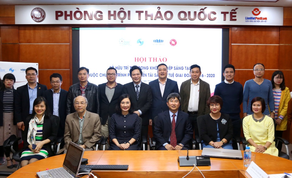 Nhiều trường đại học “bỏ rơi” vấn đề sở hữu trí tuệ trong đào tạo - 2
Đông đảo cán bộ giảng viên trẻ, sinh viên tham dự hội thảo về sở hữu trí tuệ.