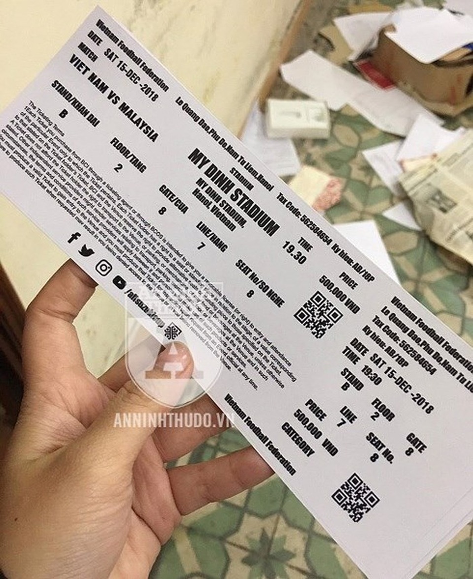 Lật tẩy thủ đoạn của đối tượng chủ mưu vụ bán vé giả xem Đội tuyển Việt Nam vô địch AFF cup - 4 Chiếc vé giả trong loạt 3 cặp mà đối tượng Đỗ Thùy Trang giao cho khách hàng
