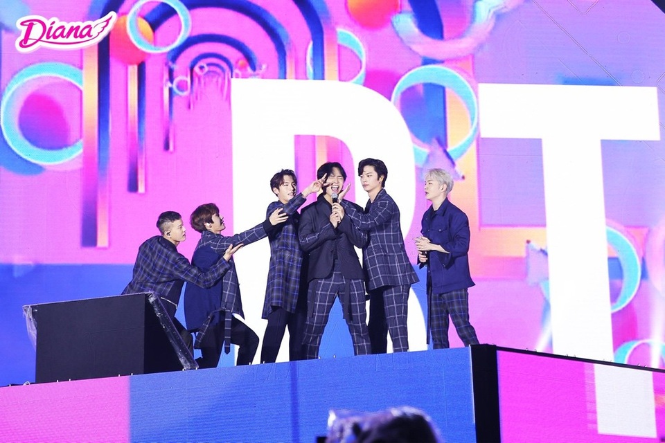 50.000 fan Việt 'cháy' hết mình cùng BTOB và EXID - 5 50.000 fan Việt 'cháy' hết mình cùng BTOB và EXID - 5