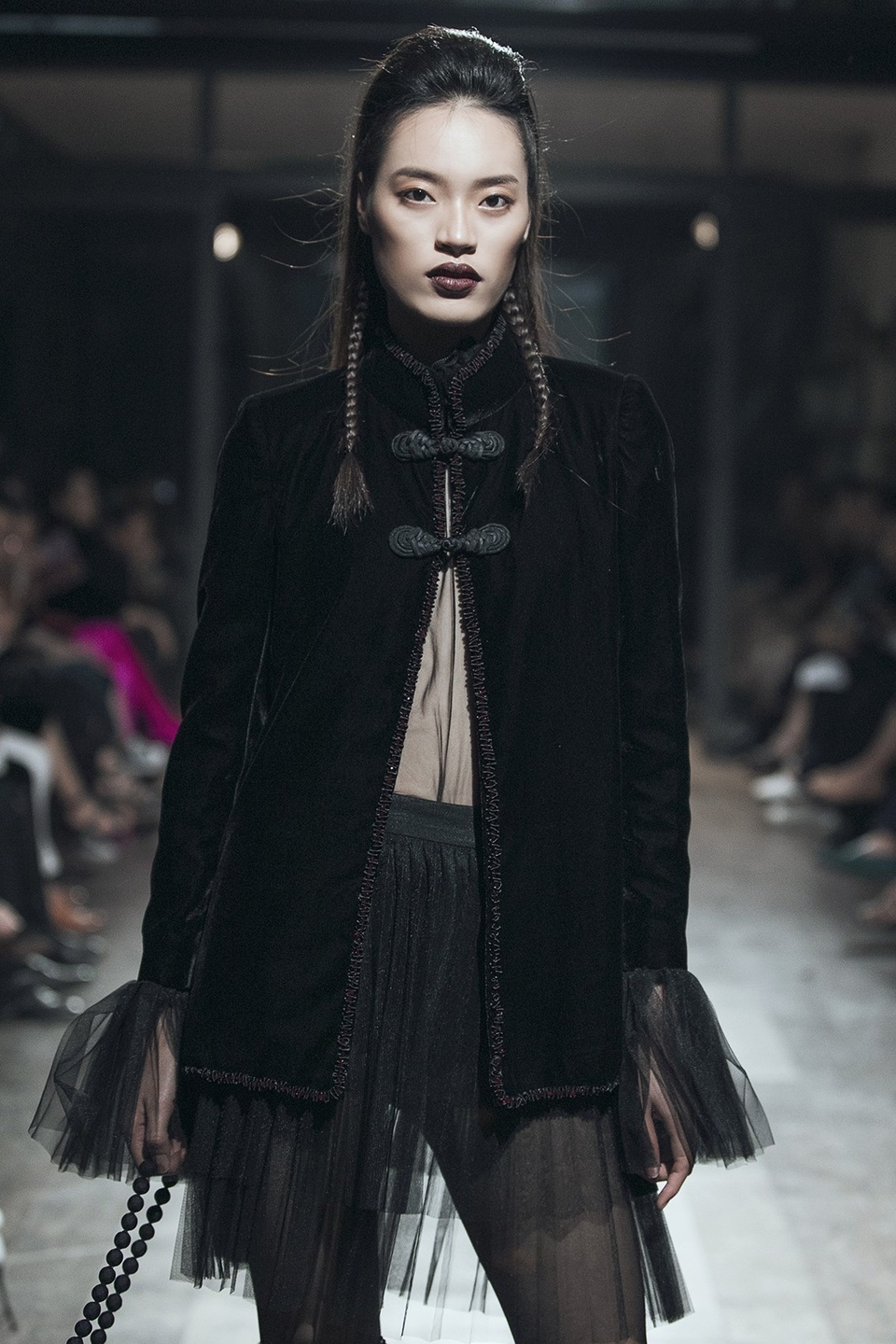 Một số người mẫu catwalk với mốt không nội y...