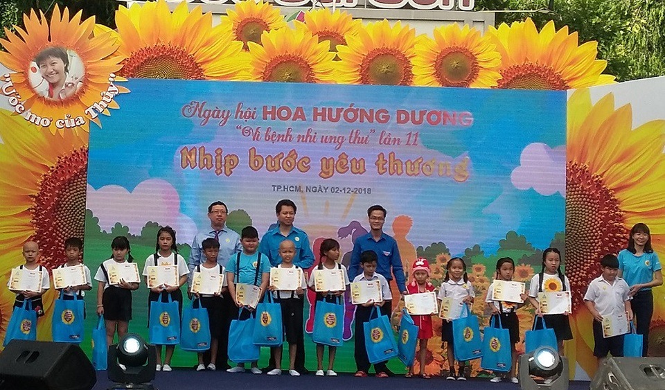 Ung thư không thể quật ngã ước mơ đến trường của trẻ - 2 Những học sinh mắc ung thư có hoàn cảnh khó khăn được nhận học bổng Ước mơ của Thúy