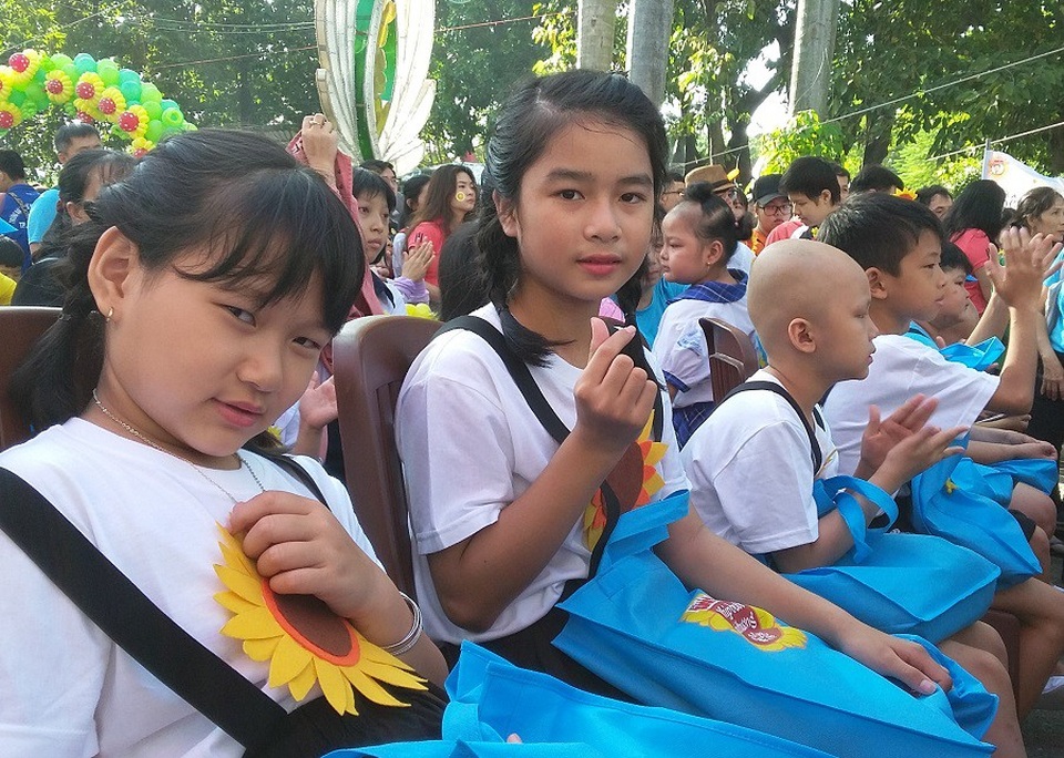 Ung thư không thể quật ngã ước mơ đến trường của trẻ - 1 Căn bệnh hiểm nghèo mang tên ung thư không thể ngăn được khát vọng đến trường của con trẻ