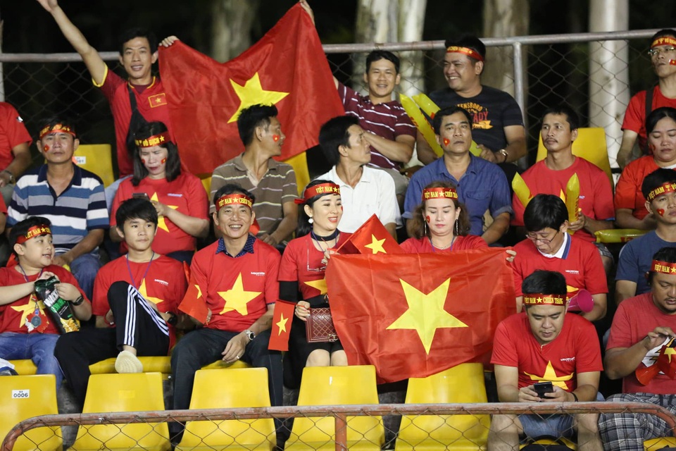 Philippines 1-2 Việt Nam: Chiến thắng ấn tượng - 21