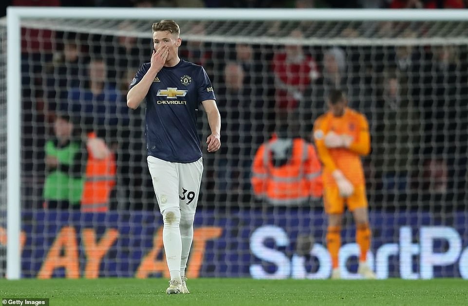 Man Utd - Arsenal: Bài toán khó cho Mourinho - 1
Man Utd quá tệ hai trong thời gian gần đây, ba trận gần nhất họ không thắng ở Premier Leauge