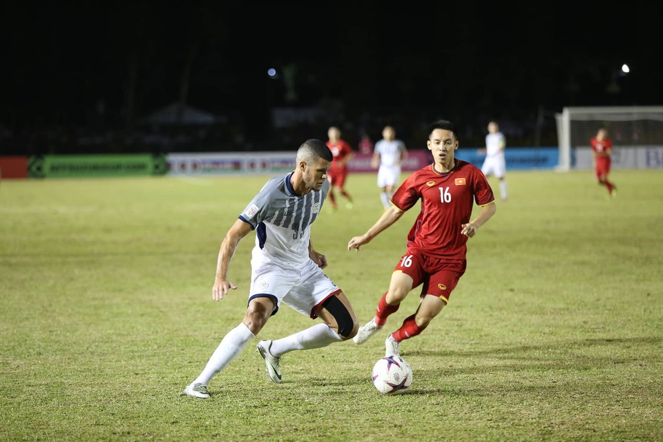 
Đội tuyển Việt Nam đang kiểm soát tốt khu vực giữa sân
